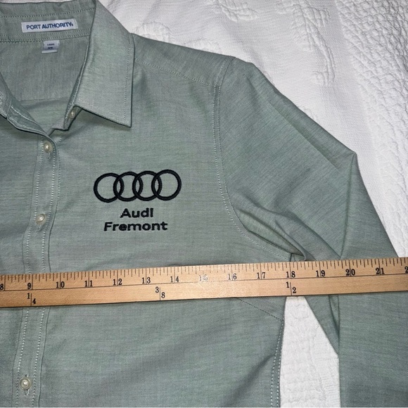 Women’s Audi Button Up Shirt Long Sleeves Light Green Fremont Costume Car Sale - Picture 9 of 12